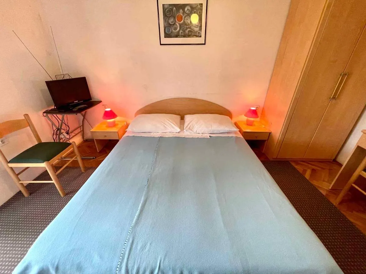 Apartment In Dramalj 44016