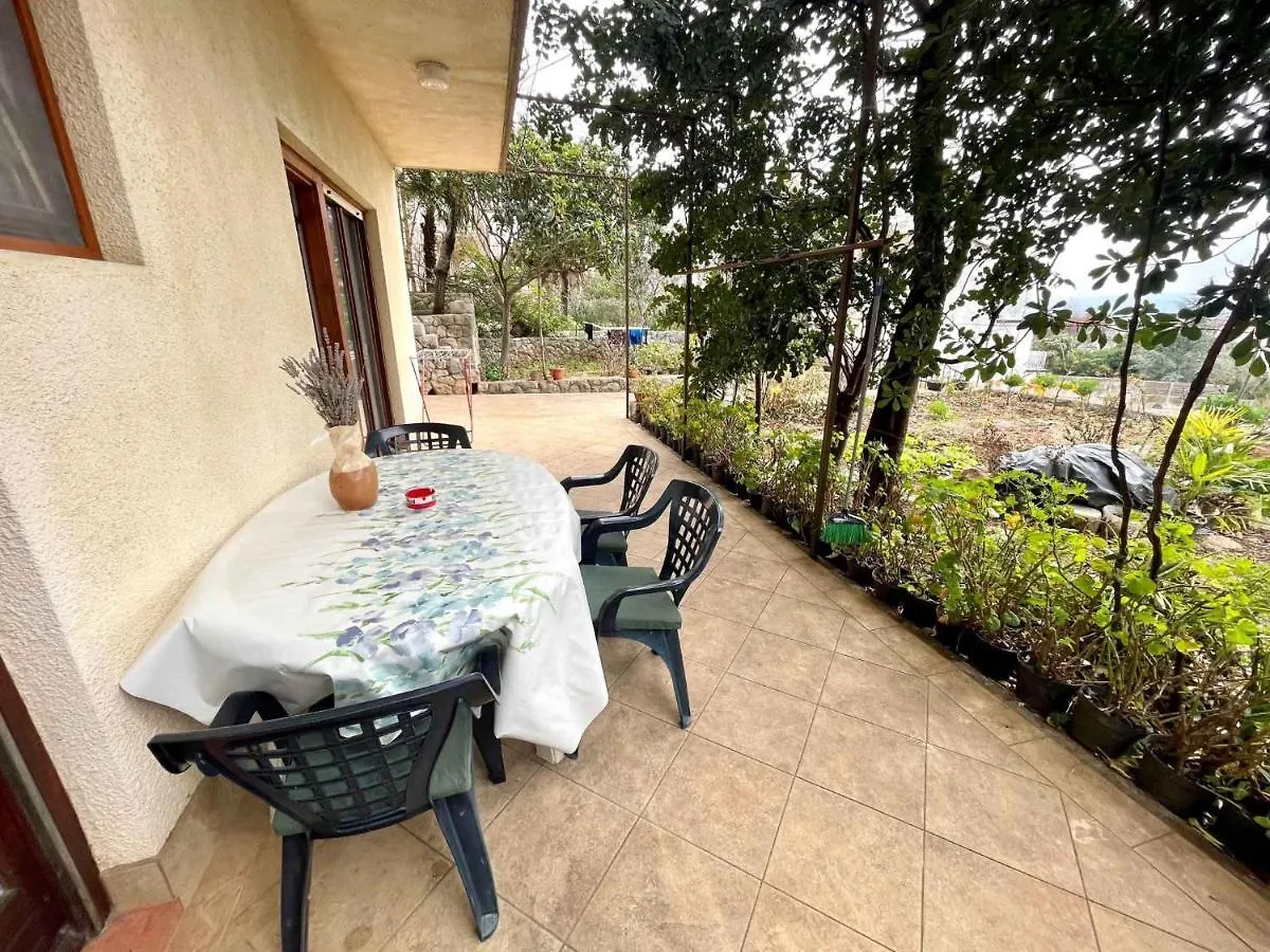 Apartment In Dramalj 44016