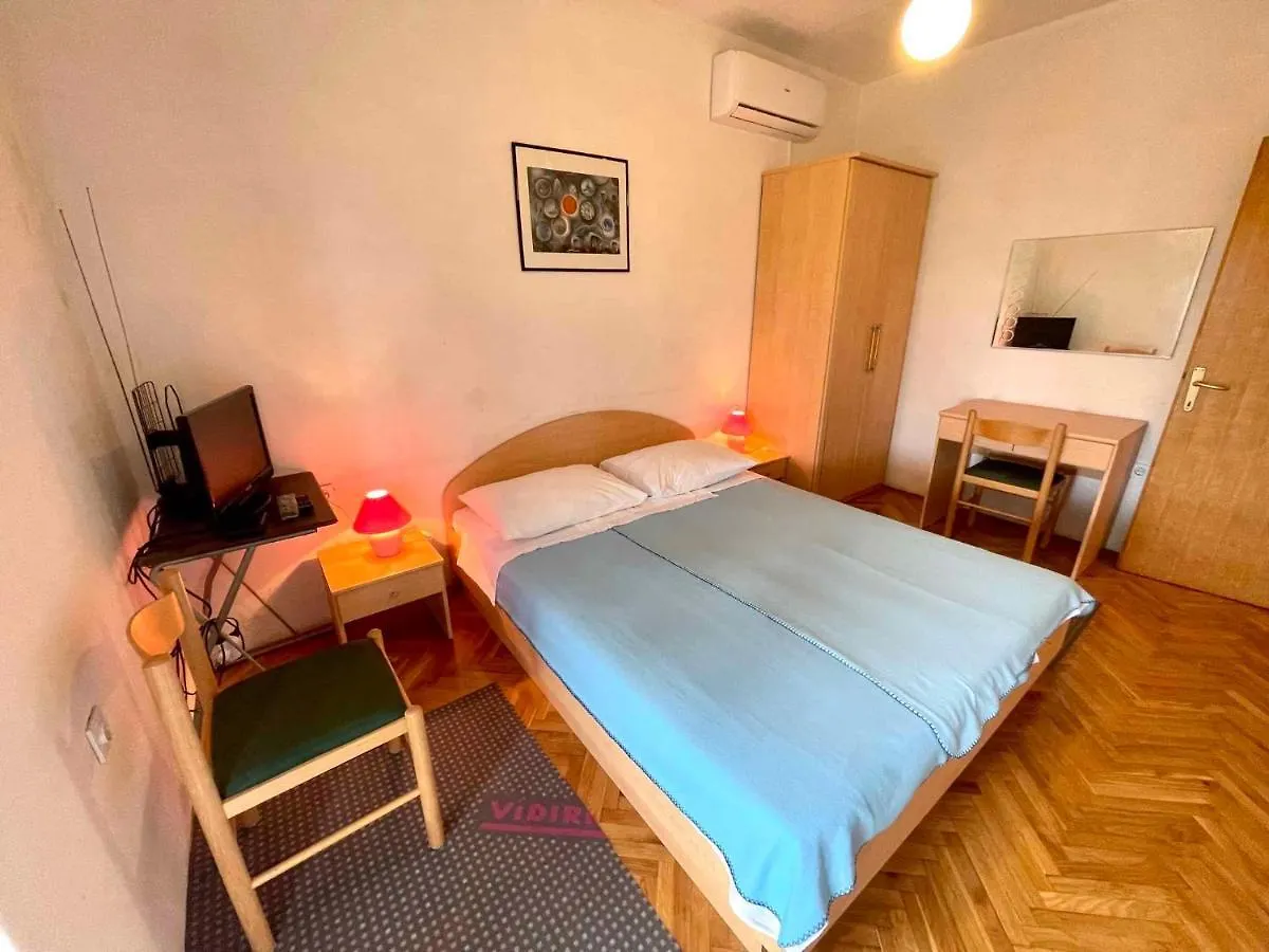 Apartment In Dramalj 44016